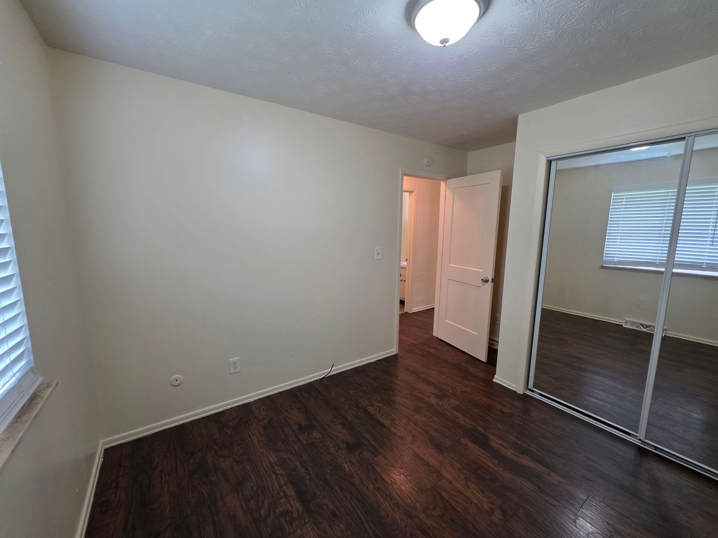 531 Baltimore Ave – photo 5