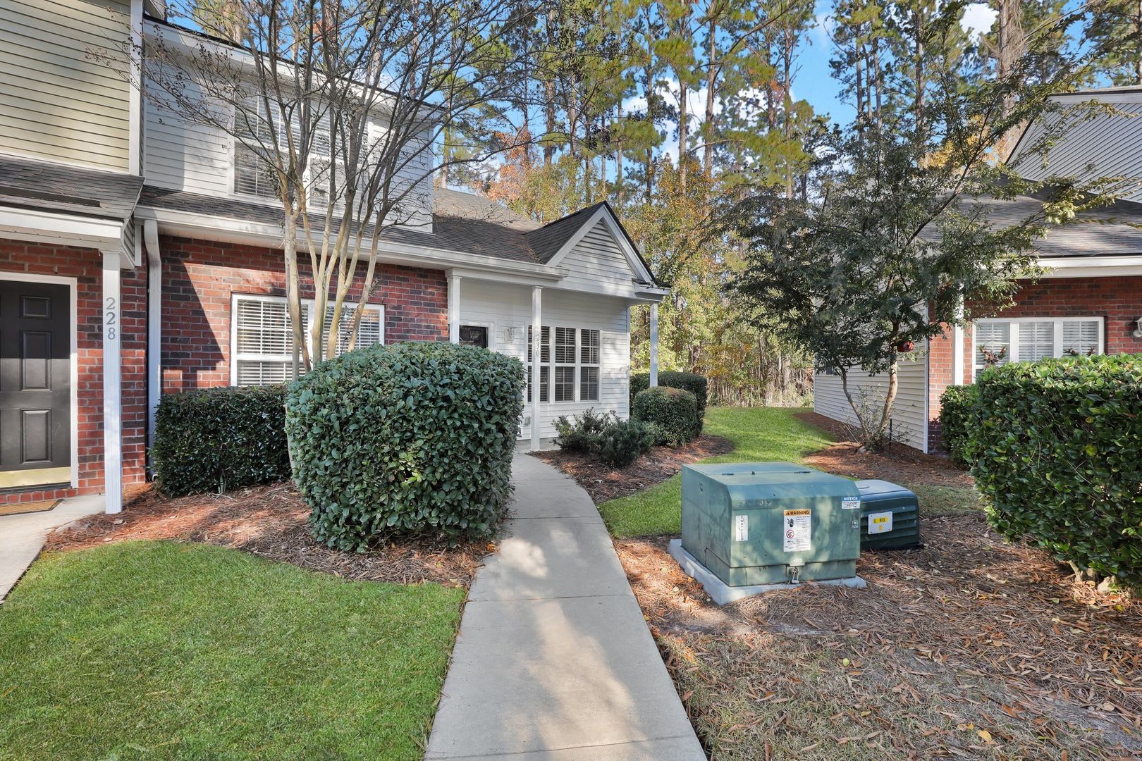 Charming 3 Bedroom Home in the Towns of Buckwalter!! – photo 2