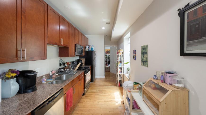 2046 W Touhy Ave – photo 2