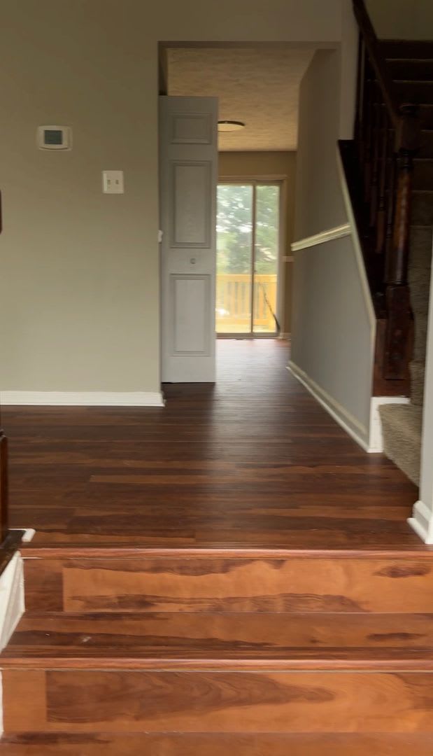 Spacious Townhome for Rent! Central Air! Finished Basement! Gourmet Kitchen! Available Now! – photo 4