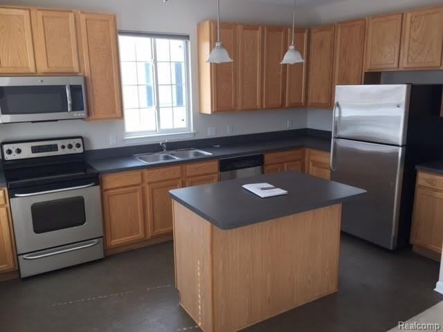 1059 Alameda Boulevard – photo 3