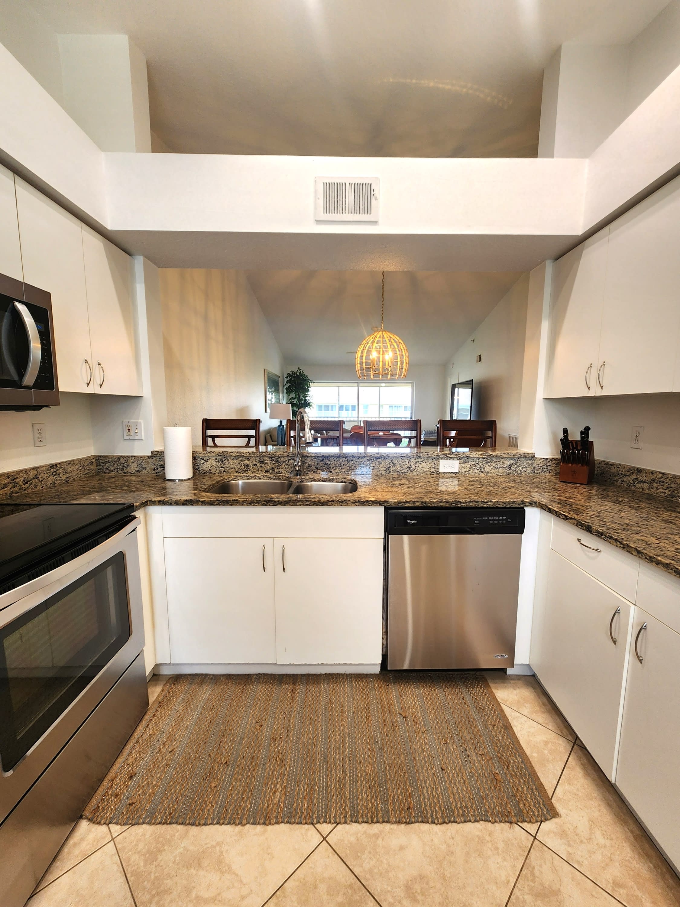 9640 Victoria Lane – photo 4