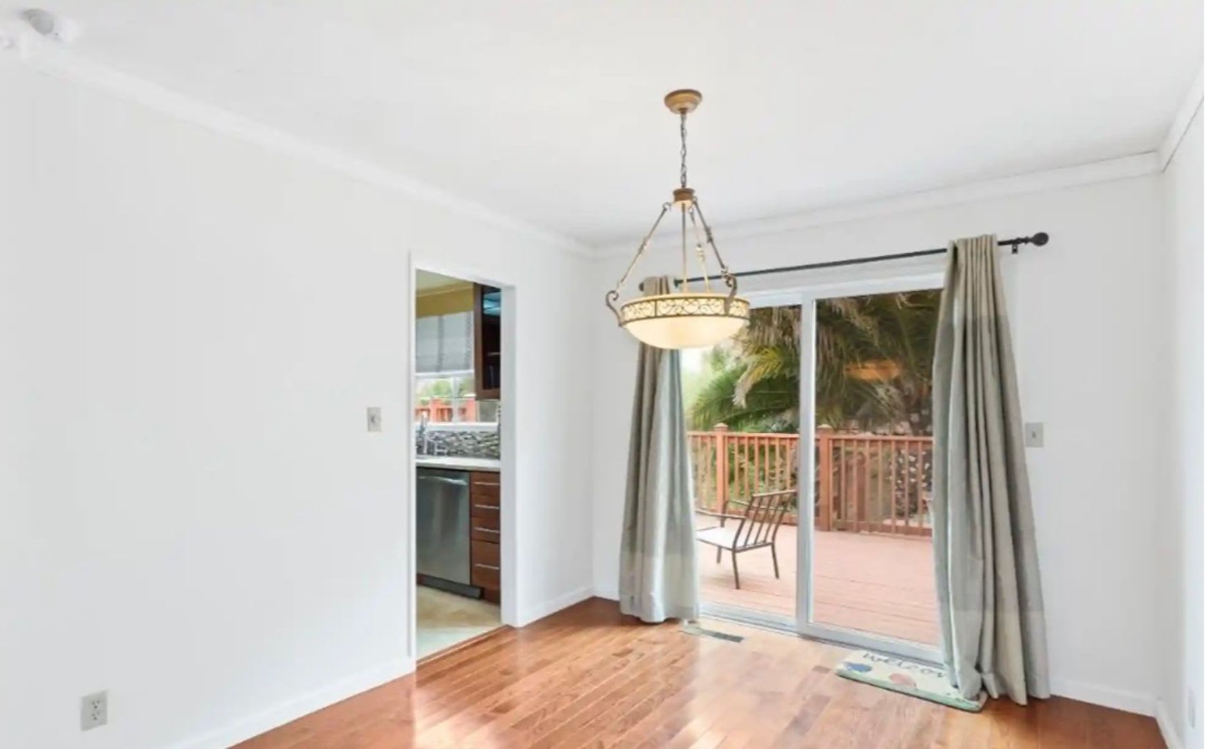 Stunning El Sobrante Hillside Home With Sweeping Views Expansive Deck Generous Yard – photo 5