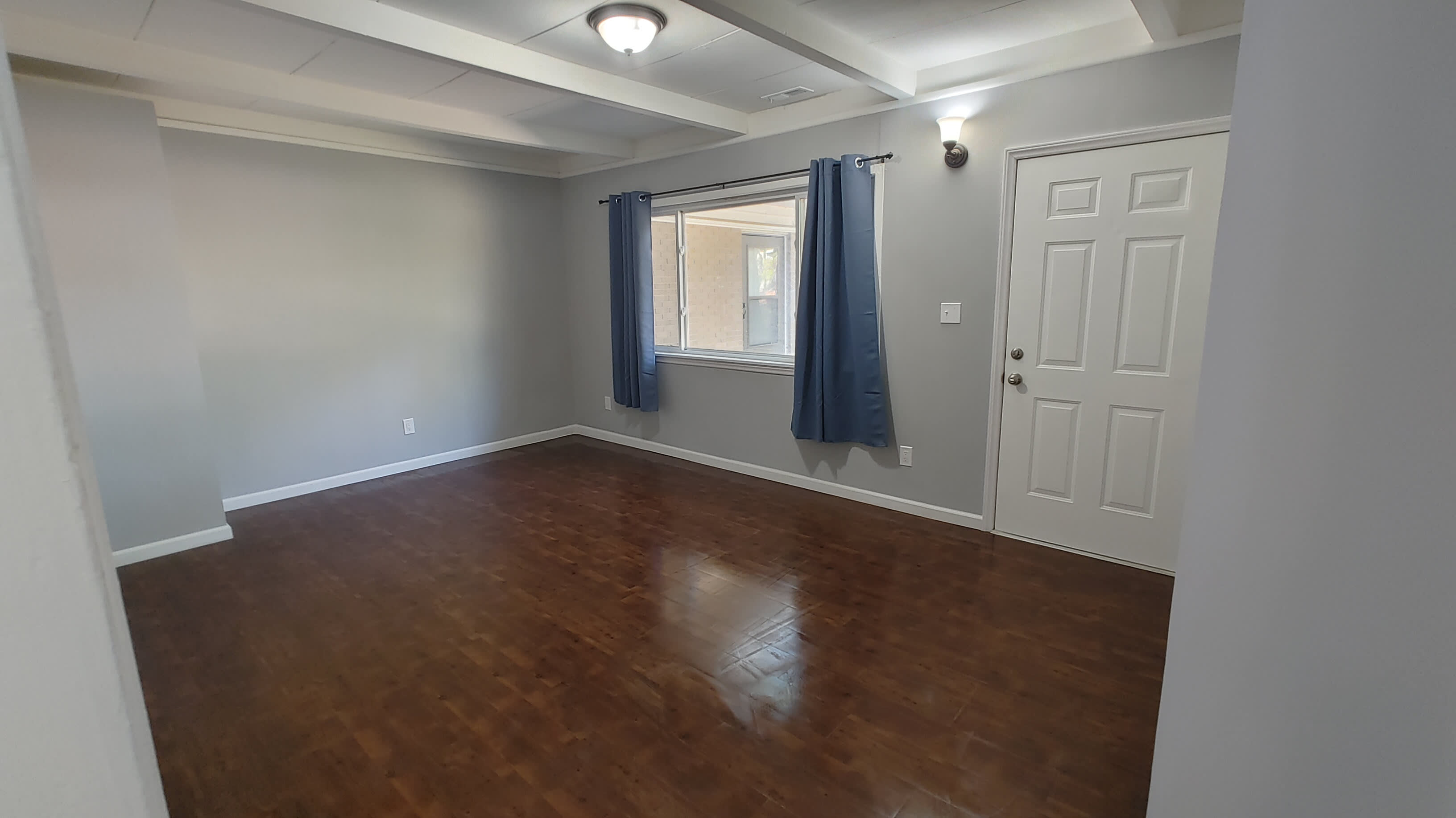 2133 Woodbine Ave – photo 5