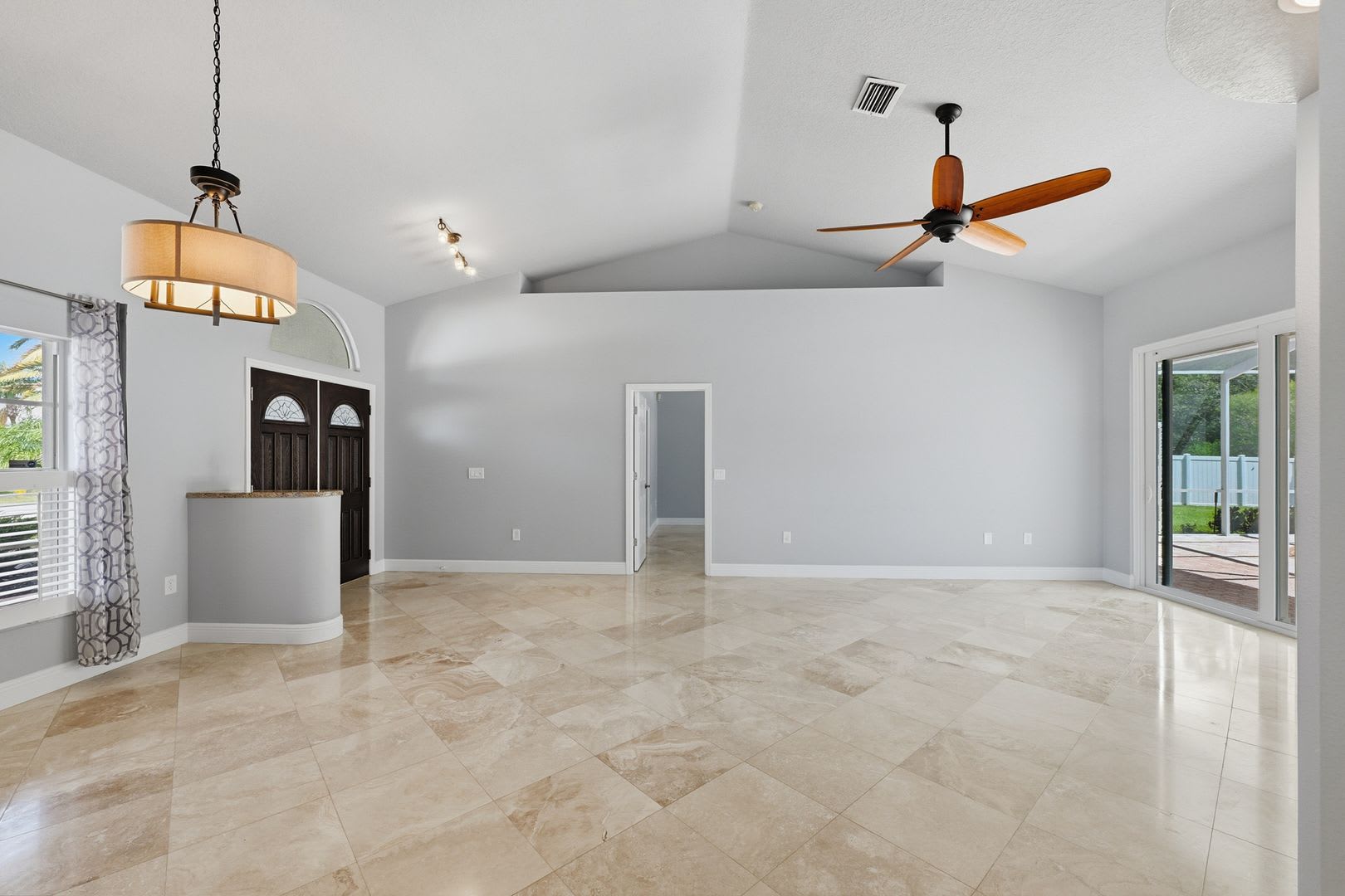 Gorgeous Executive Style pool home in Tarpon Springs! – photo 5