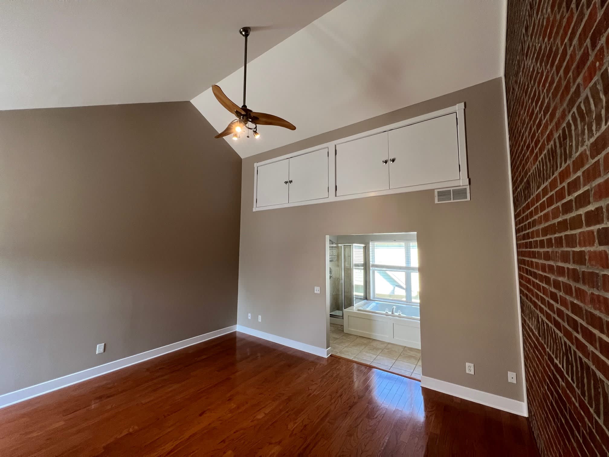 1088 Perry St – photo 2