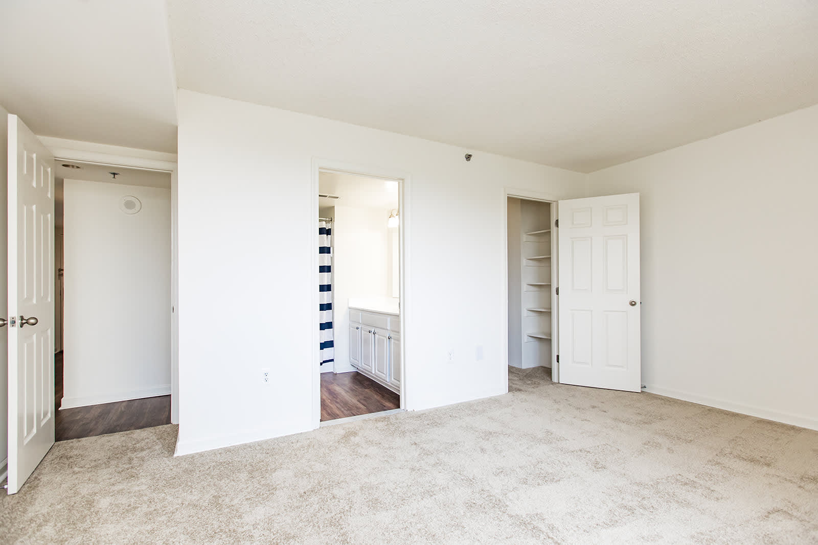 Lake Arbor Towers – photo 4