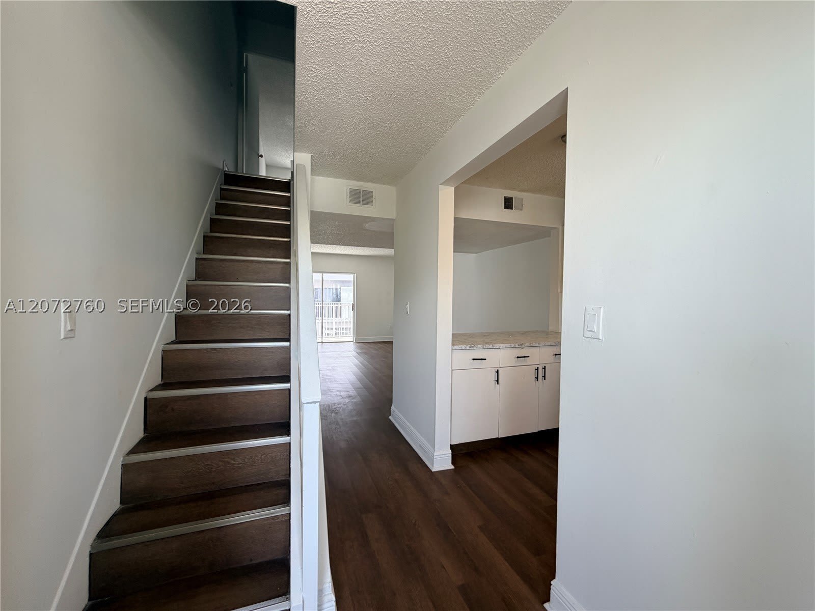 2710 W 76th St – photo 1