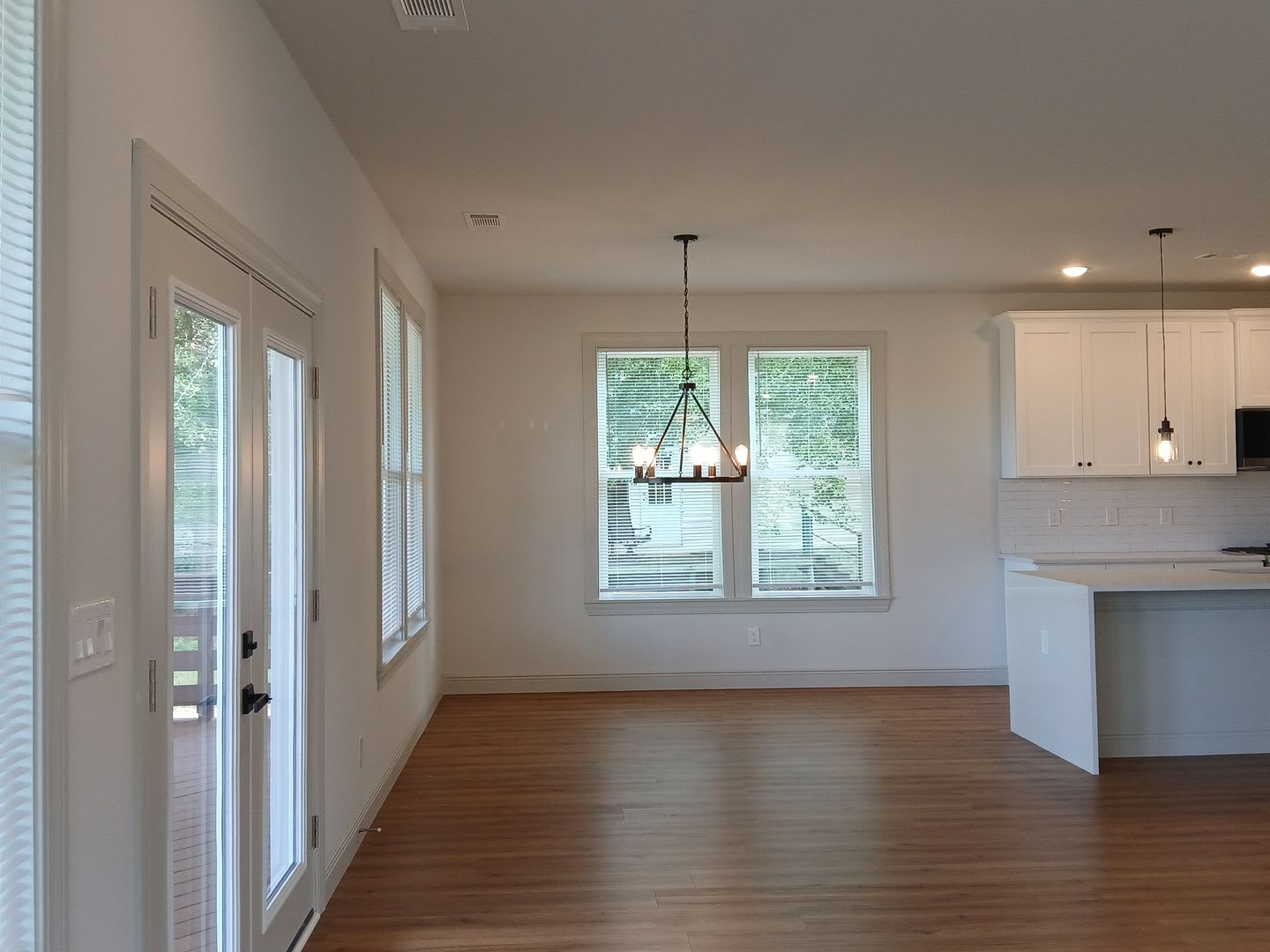 Upgrade Your Lake Lifestyle In This Stylish Spacious Georgia Home – photo 5