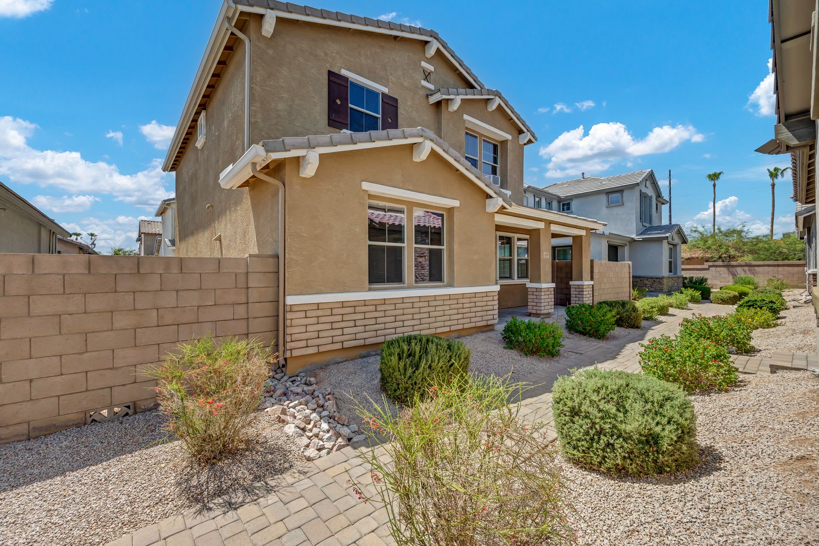 5662 E Butte St – photo 2