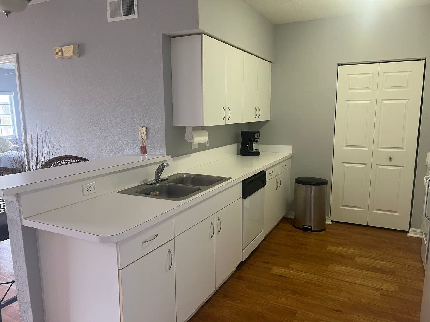 Very Reasonable Rate Fully Furnished Lovely Furnished 2 Bed 2 Bath Ground Floor Seasonal – photo 2