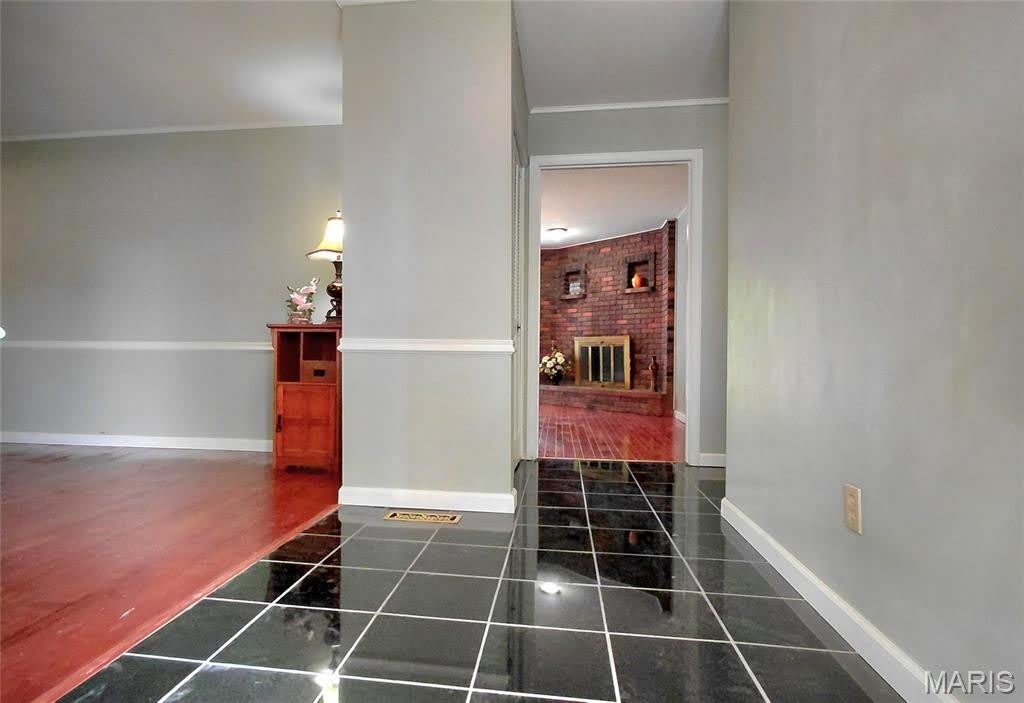 874 Hollyridge Drive – photo 4