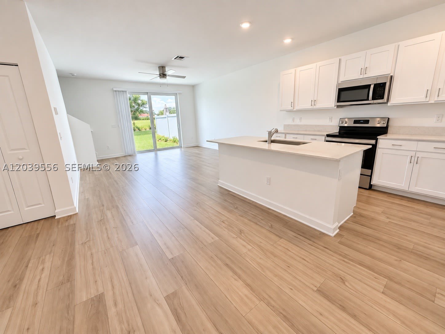 654 SE Lake Falls St – photo 5