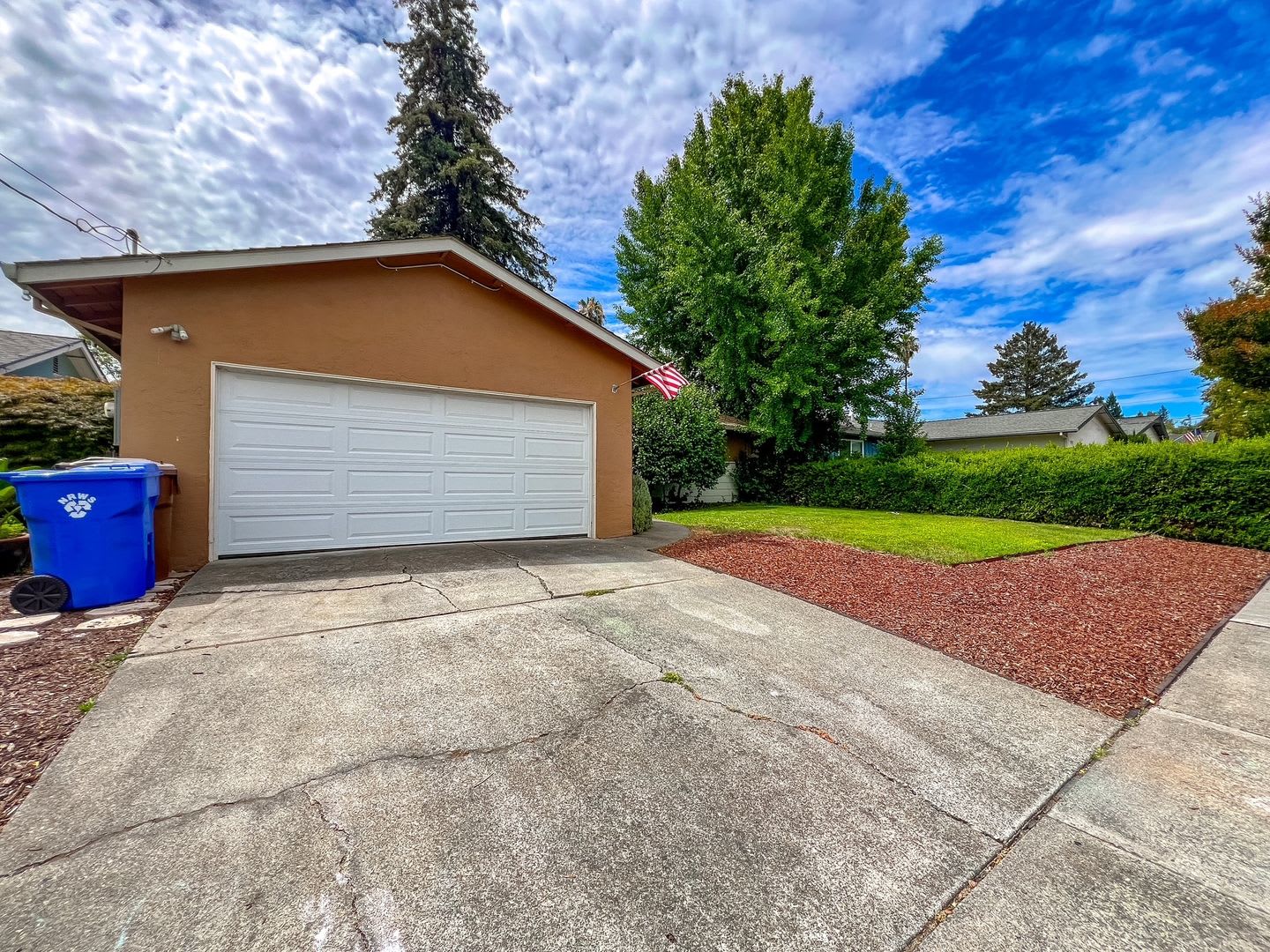 Charming Three Bedroom Home in North Napa – photo 2