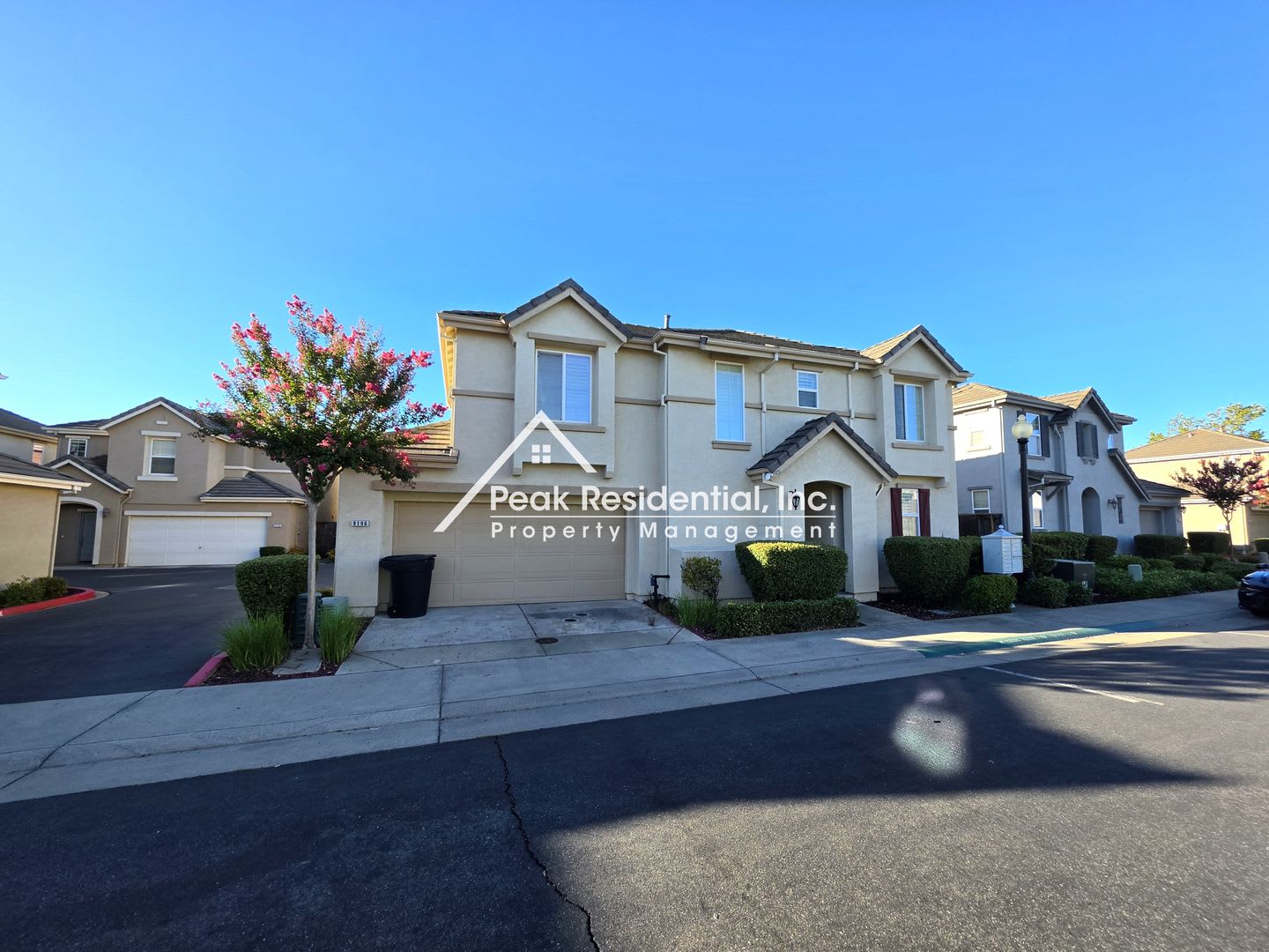Very Nice 3bd/2.5ba Townhome Condo! – photo 3