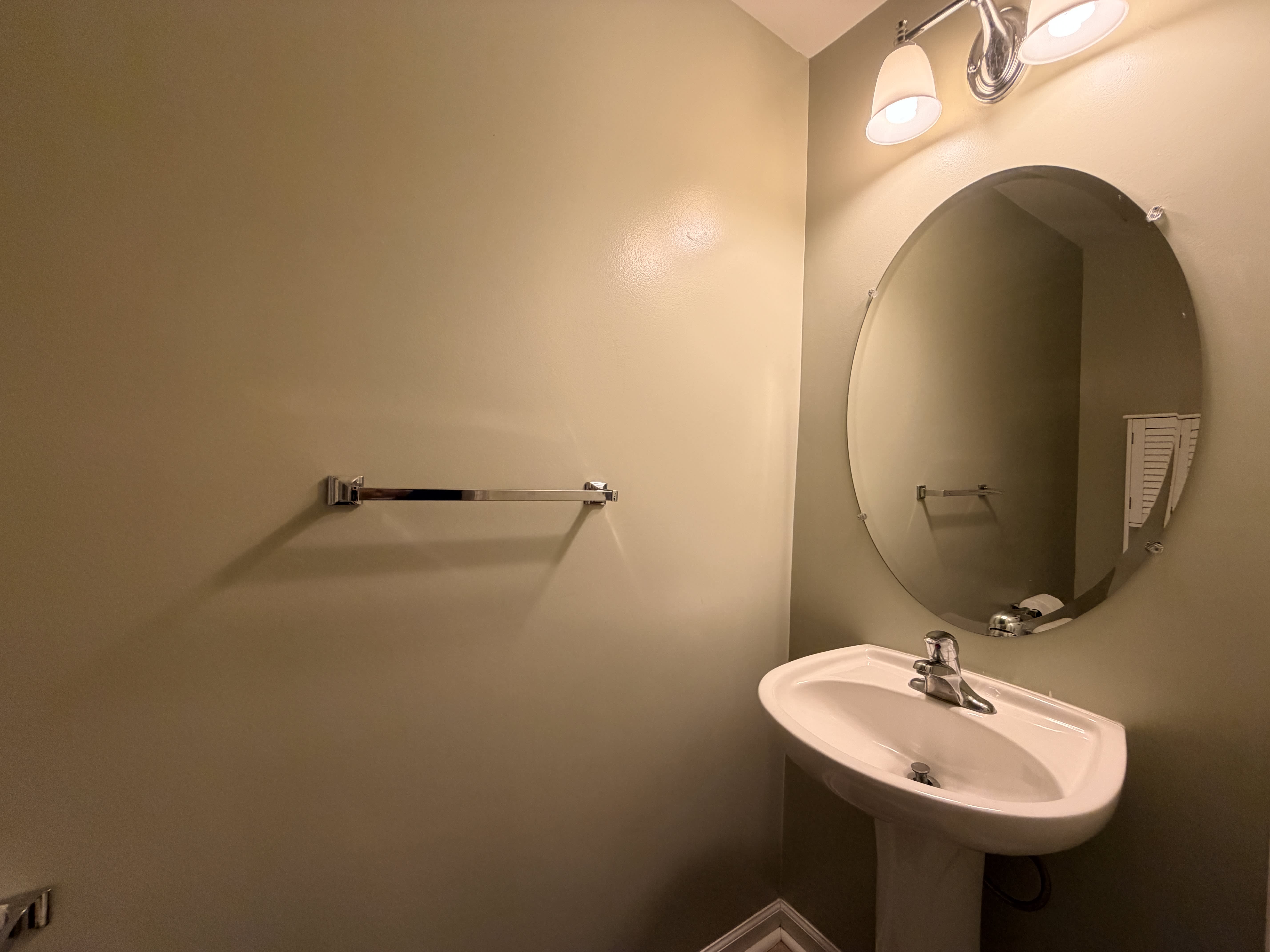 605 Tivoli Rd – photo 3