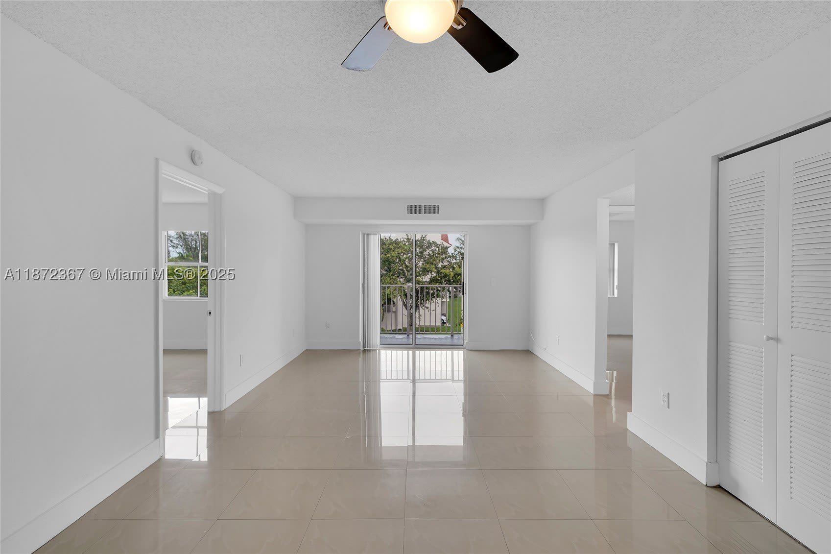 8260 SW 210th St – photo 4