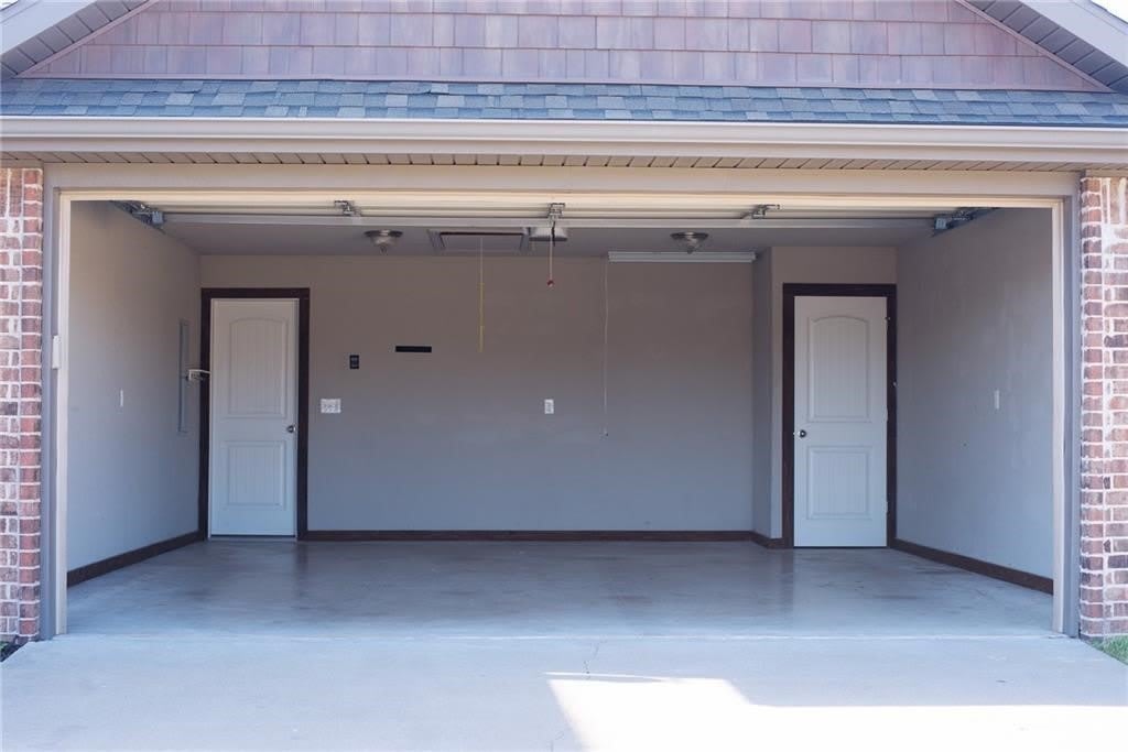 900 Sw Crownview – photo 2