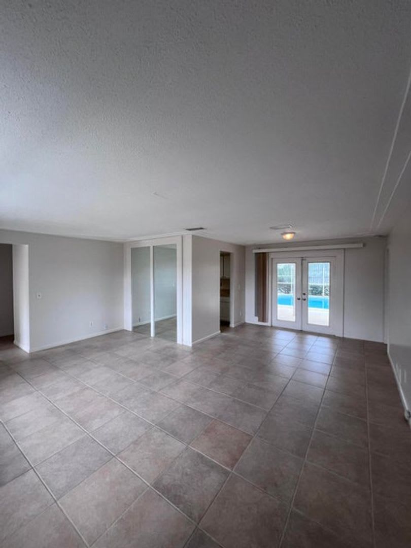 Pool Home – photo 4