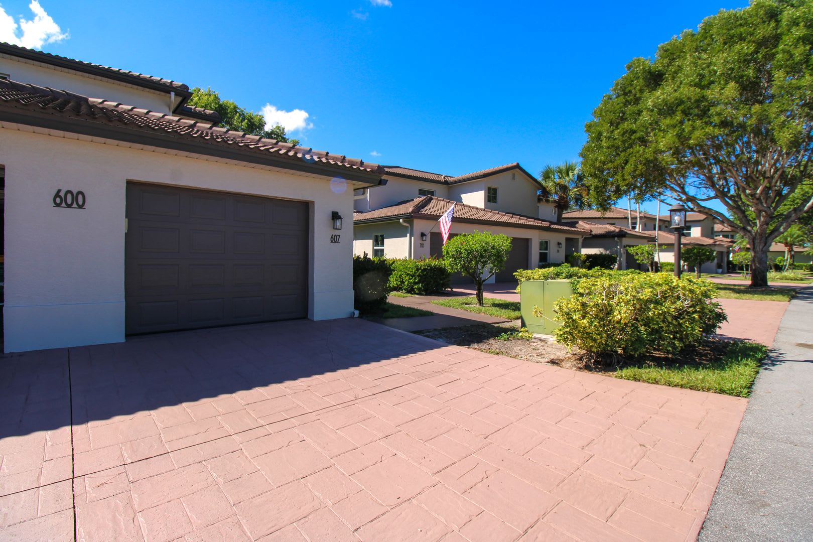 ***FURNISHED SEASONAL RENTAL***DIAMOND LAKE***2+DEN***AVAILABLE*** – photo 5