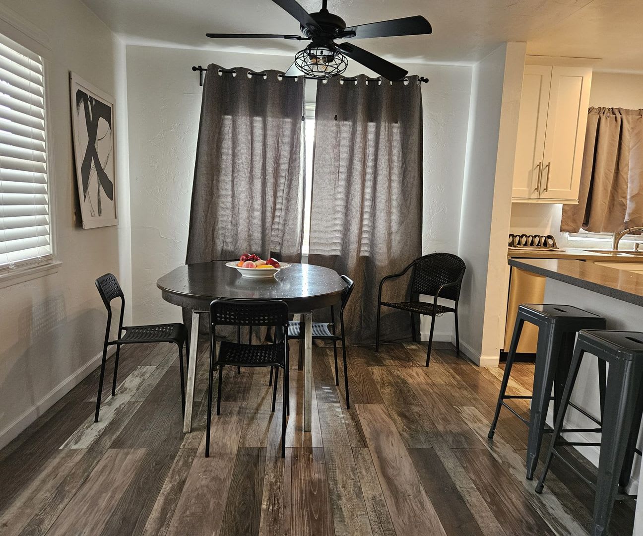 Charming 3-Bedroom Home in the Heart of Las Vegas! – photo 3