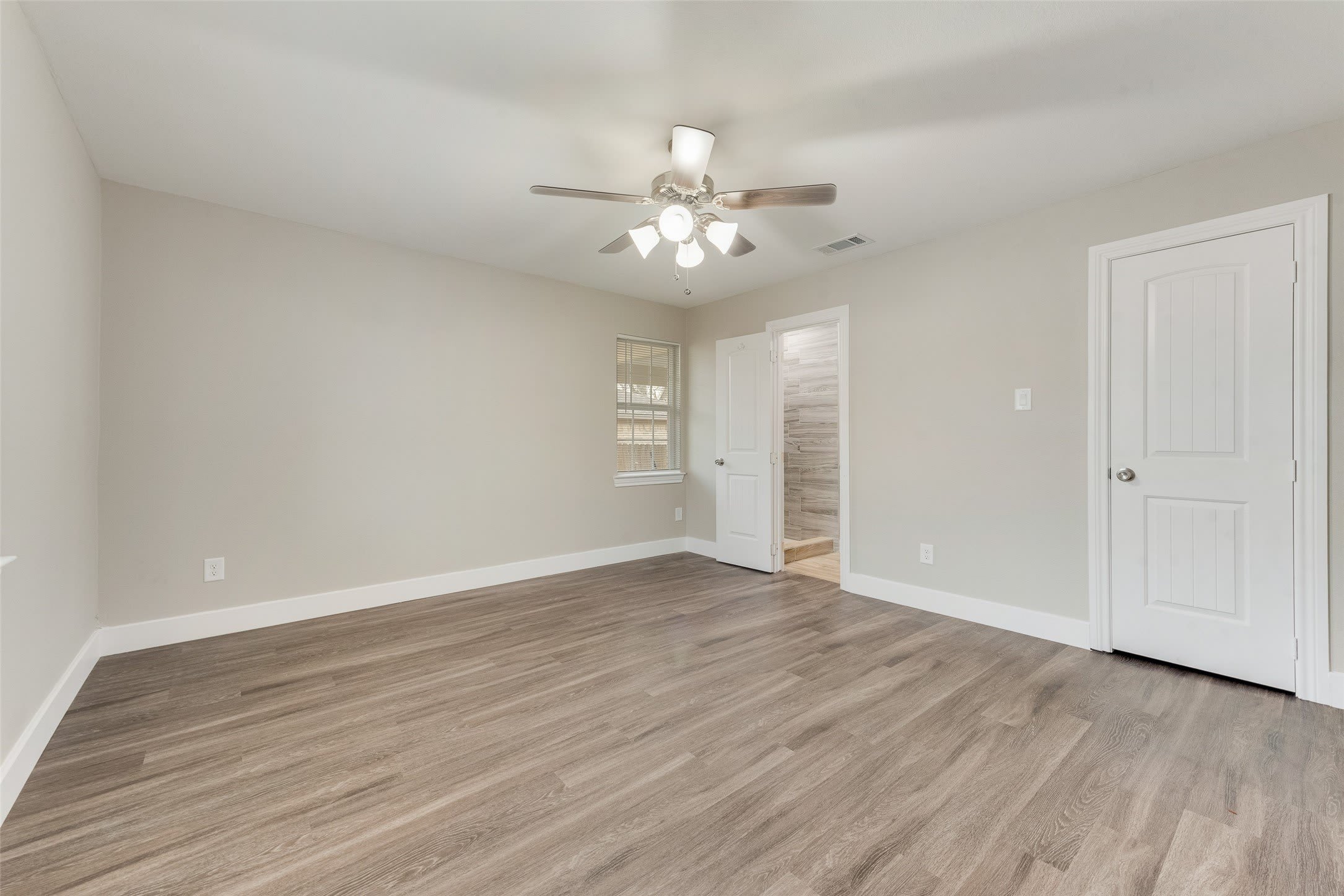 913 Live Oak Street – photo 5