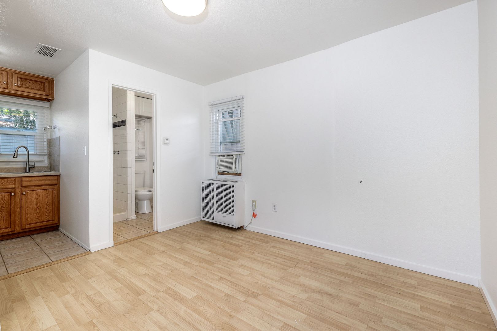 PRIVATE DETACHED STUDIO • PRIVATE FENCED YARD • GOLDEN HILL – photo 3