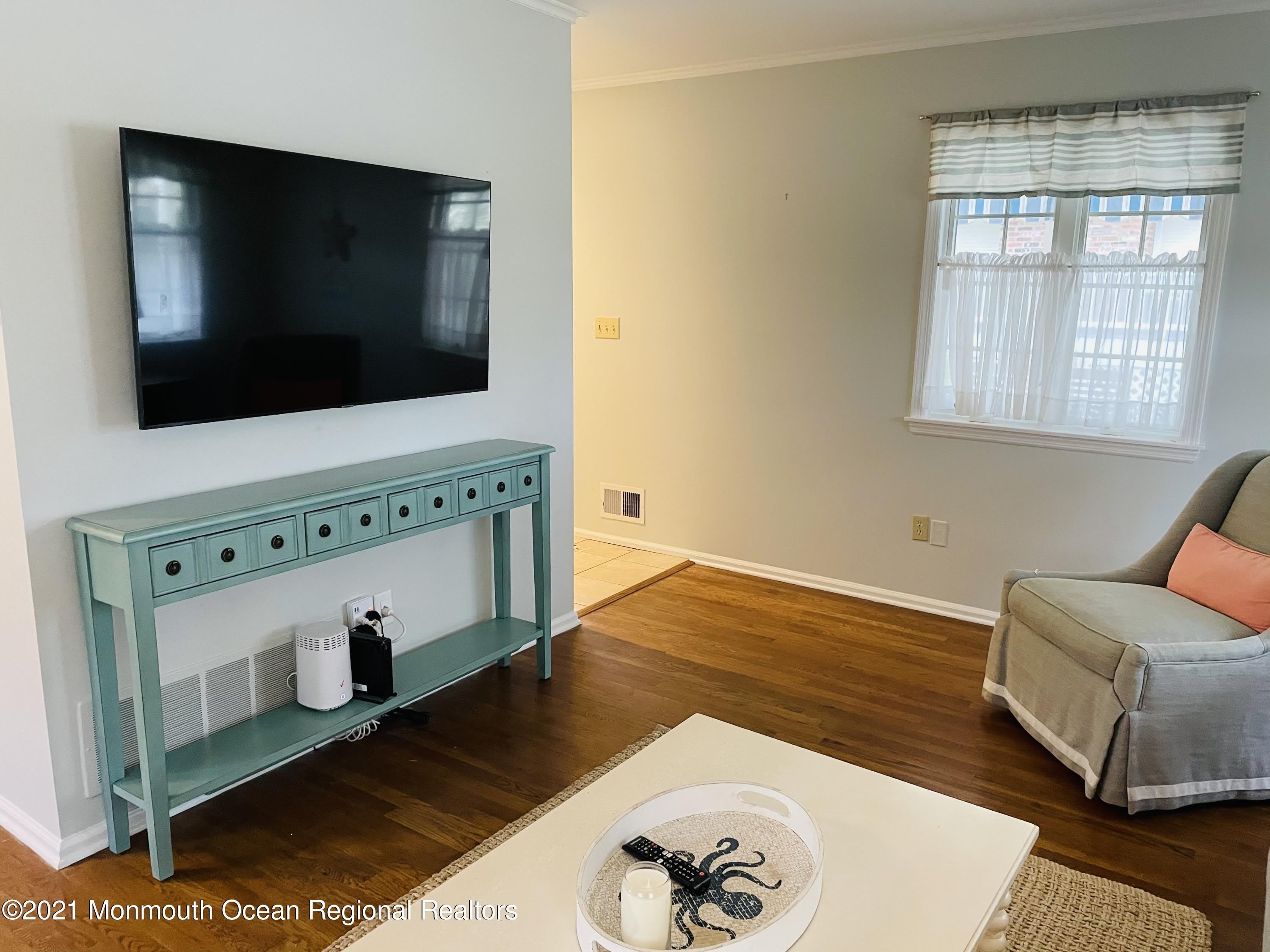 506 Monmouth Avenue – photo 3