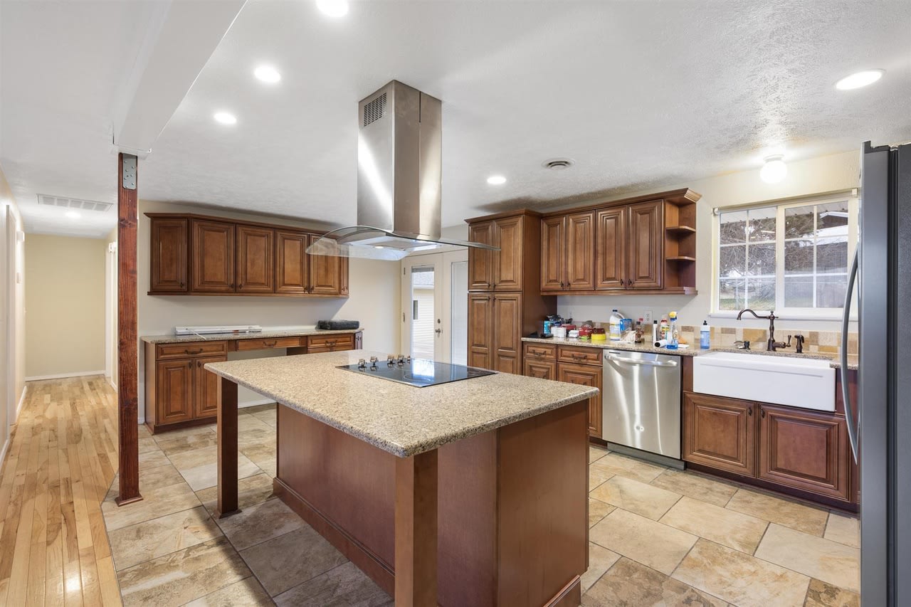 426 Leinum Court – photo 2