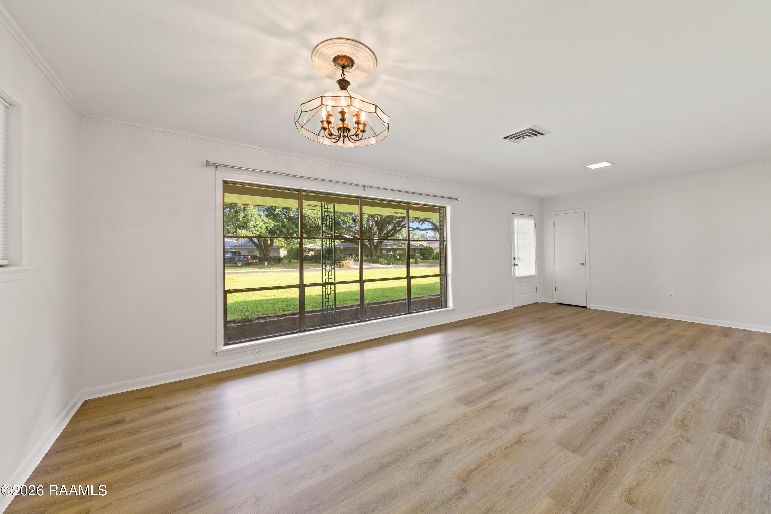 223 Stephanie Avenue – photo 2