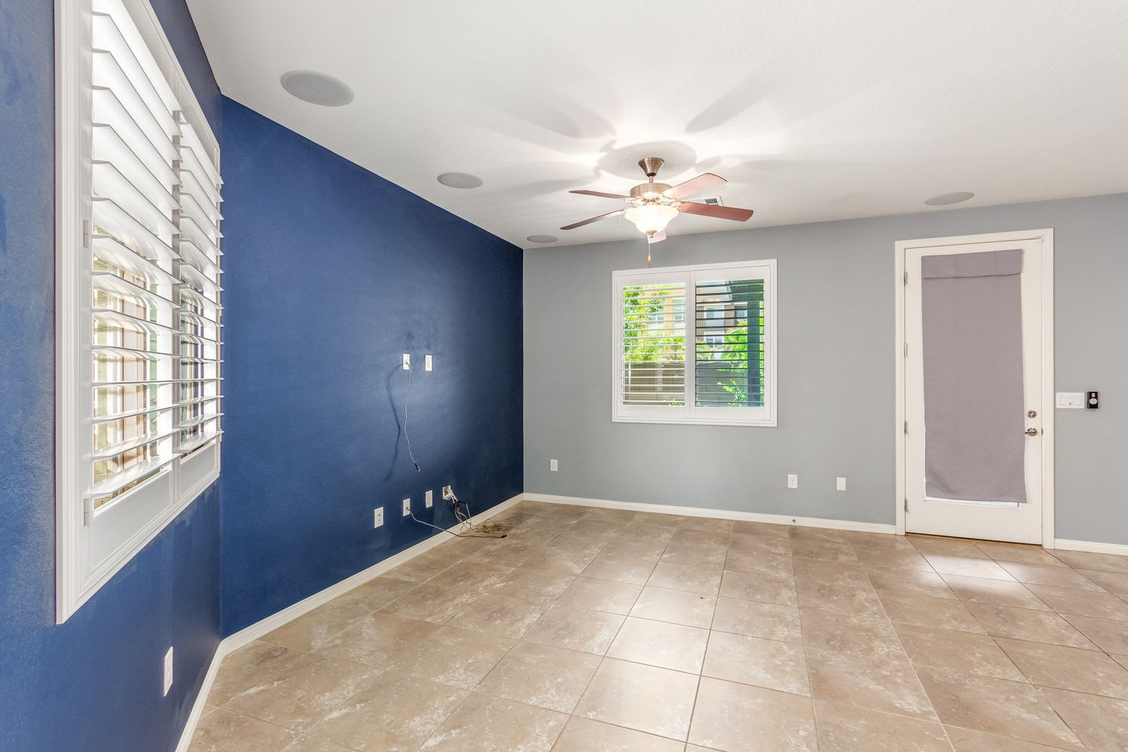 Highly upgraded gated home – photo 4