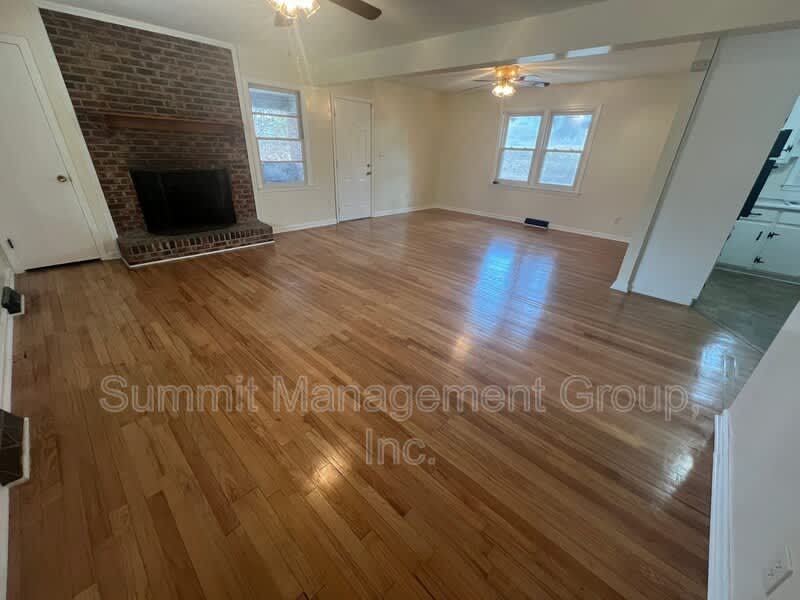 8293 Lakeview Drive Southwest – photo 2