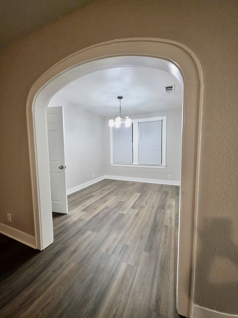 500 Off First Month S Rent Move In Special Adorable Remodeled Highland Centenary Home – photo 5