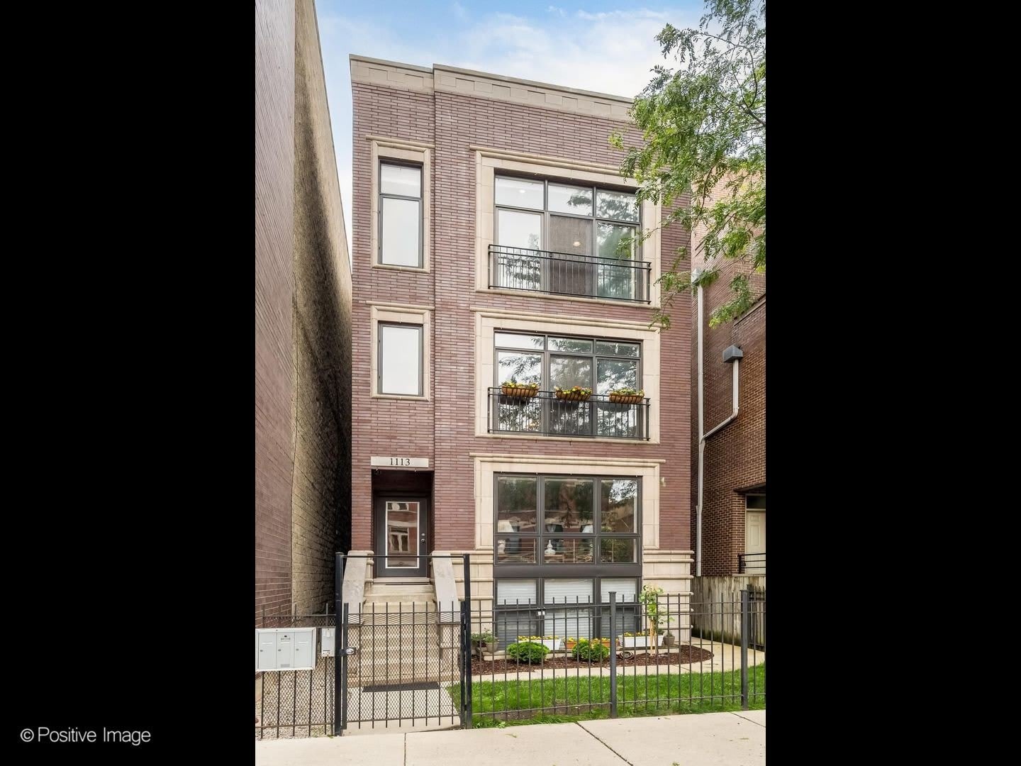1113 N Hermitage Avenue – photo 1