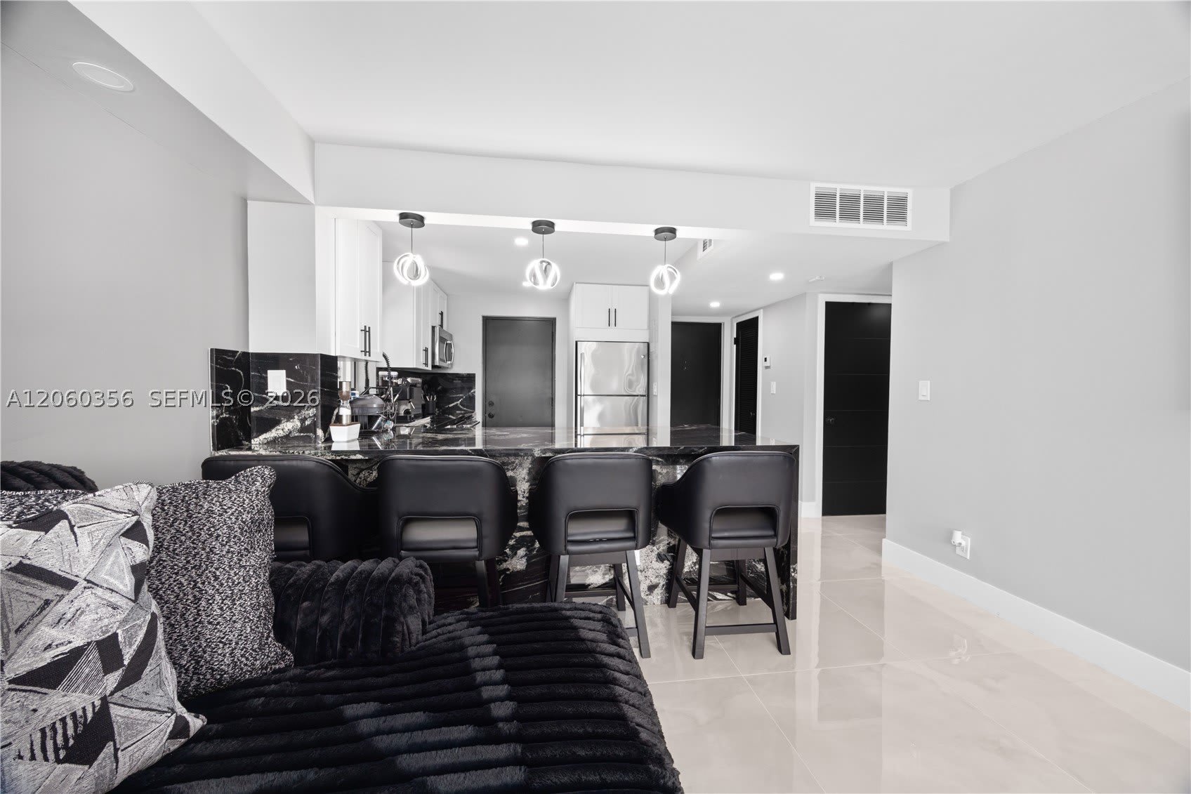 2302 S Cypress Bend Dr – photo 5