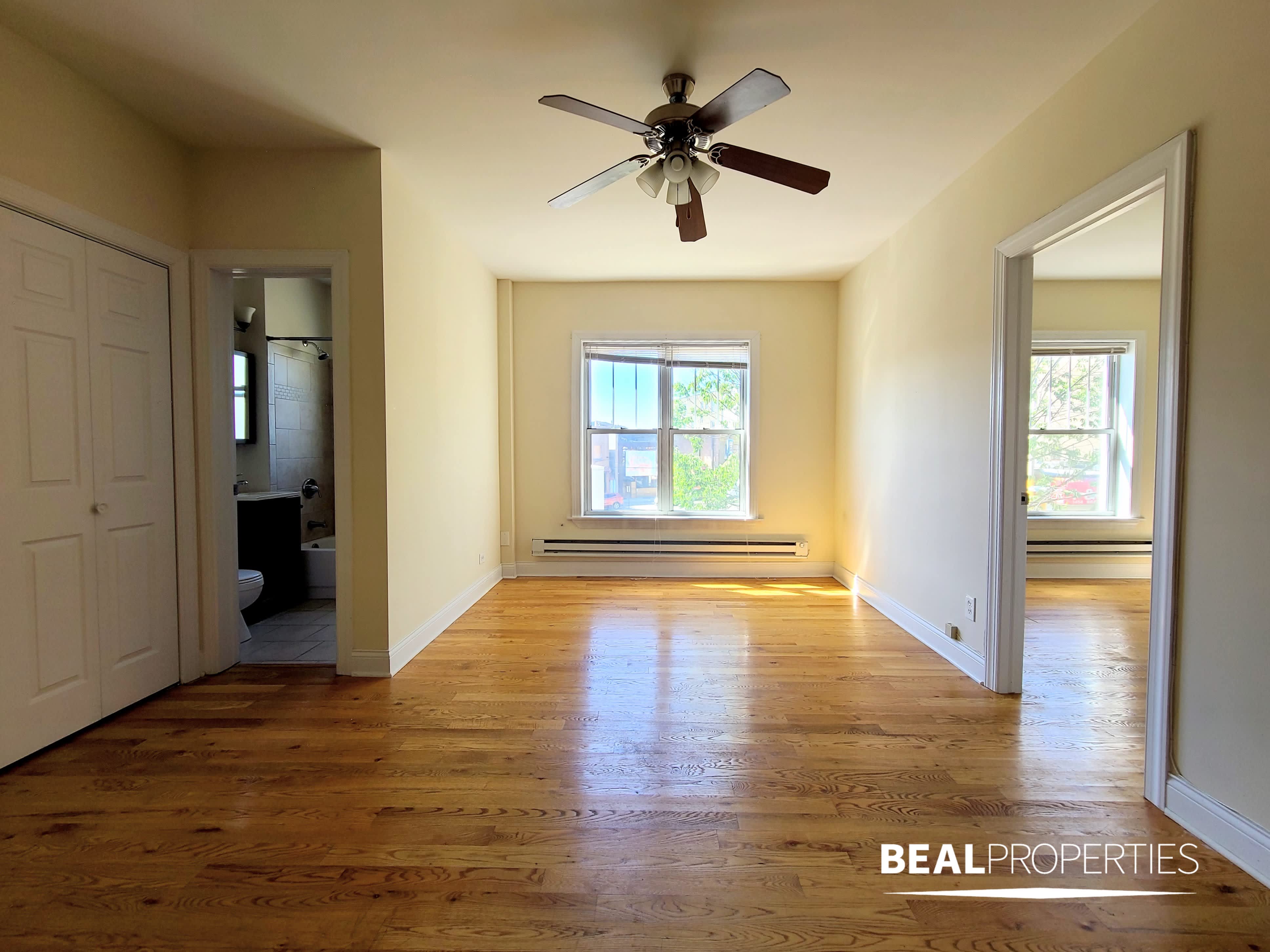 947 W Cornelia Ave – photo 1