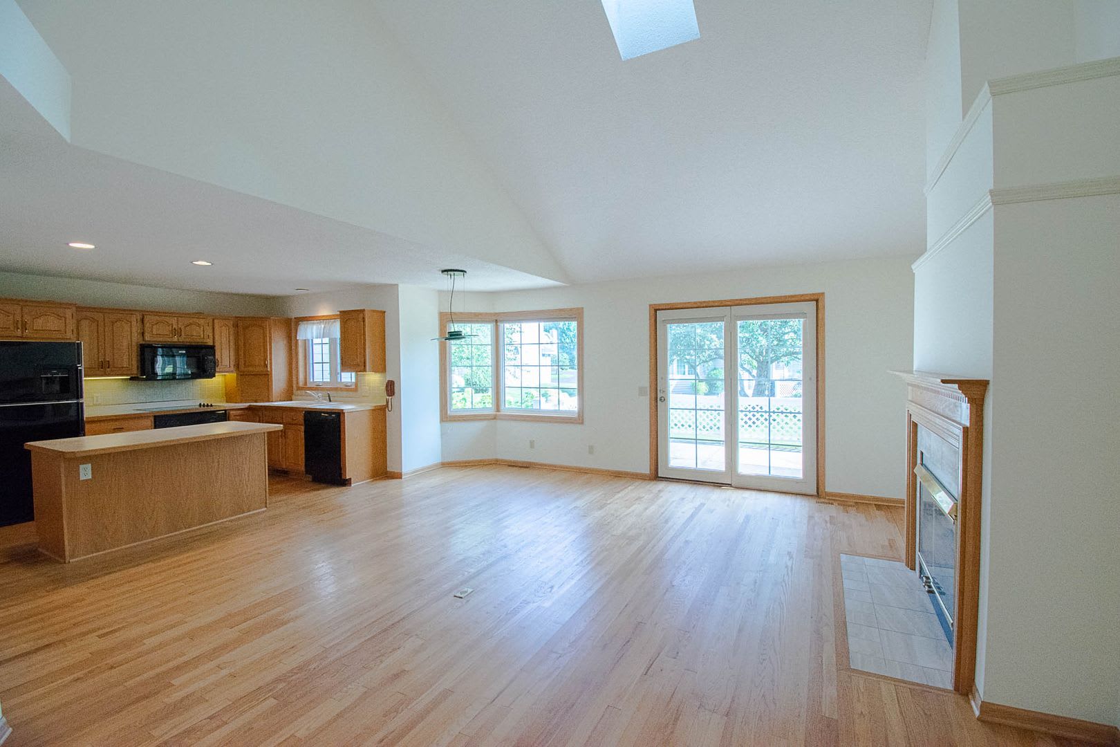 Beautiful Townhome in an Established Neighborhood – photo 4