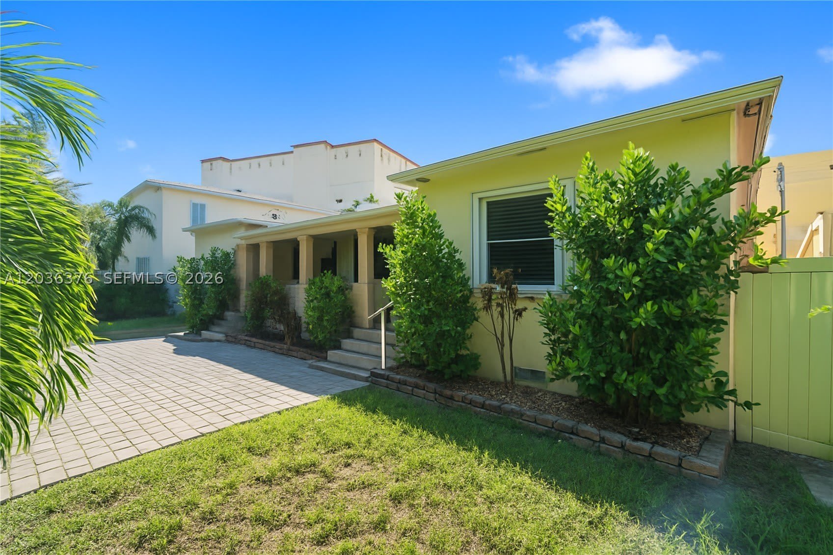 2530 SW 27th St – photo 2