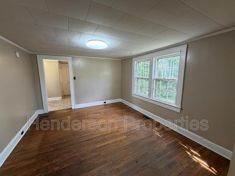 638 Salisbury Road – photo 3