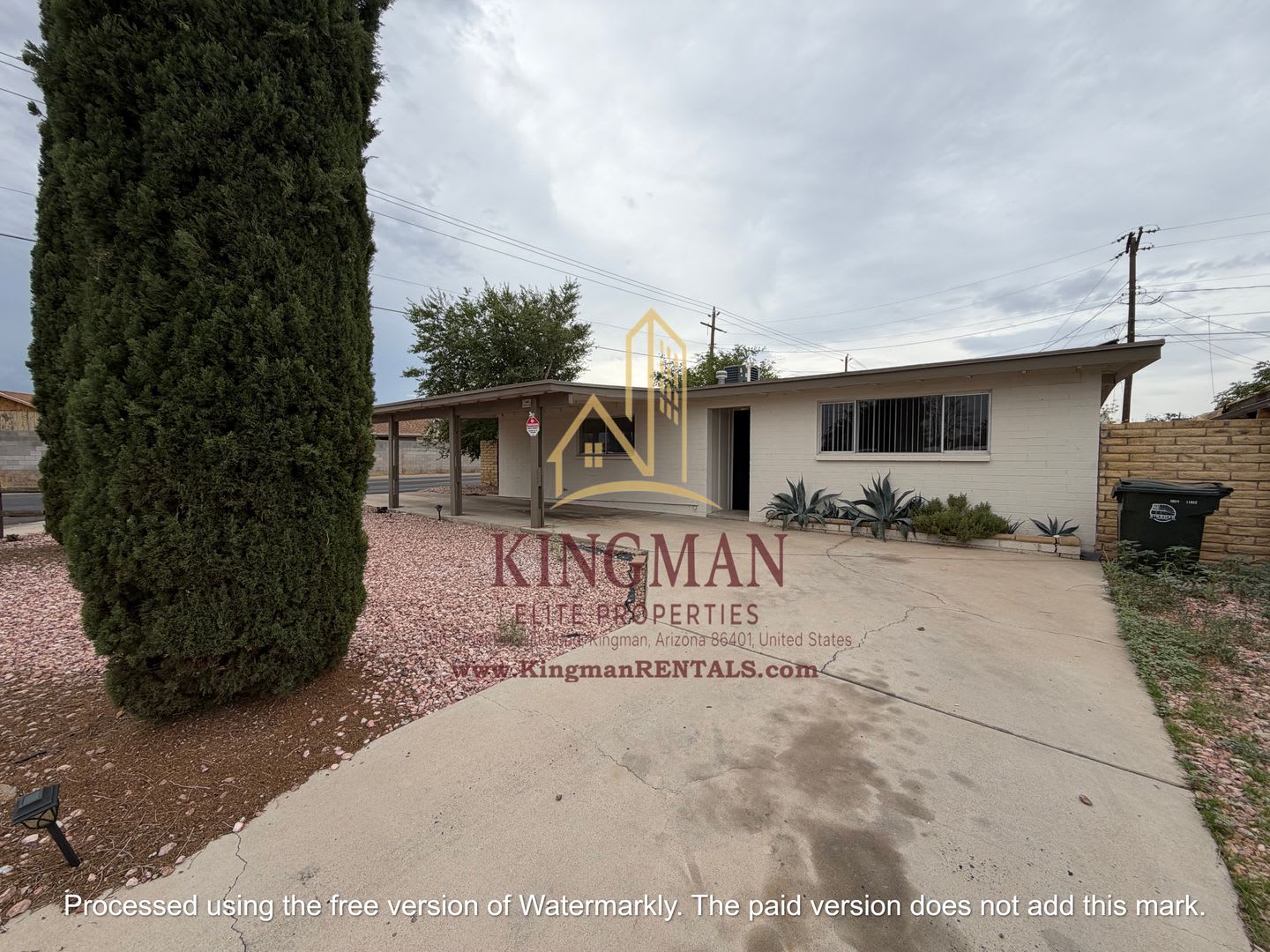 3 Bed, 2 Bath Home with RV Gate, Circle Drive, Screened Porch & Storage Shed – photo 3