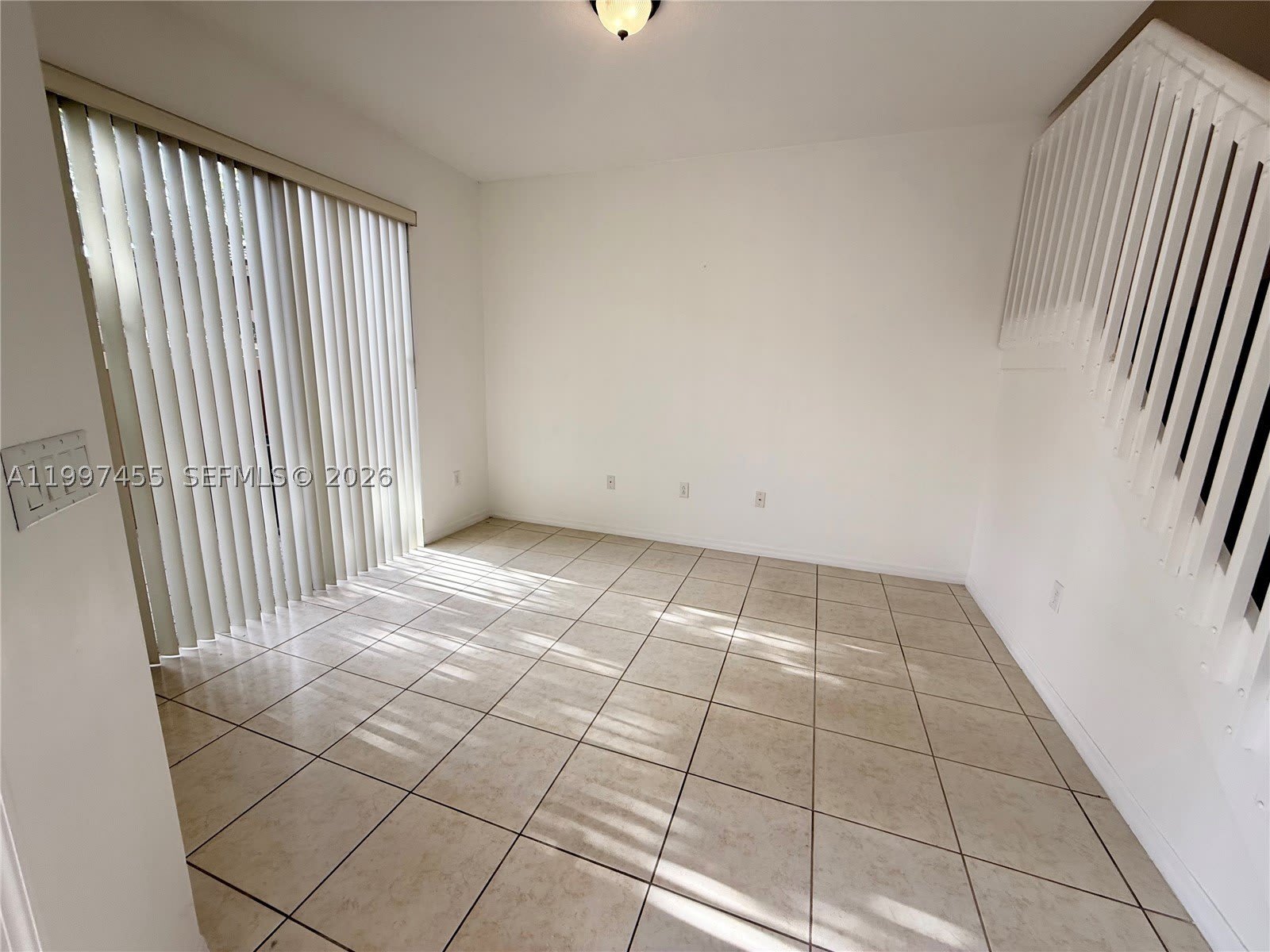 962 SW 143rd Ave – photo 3