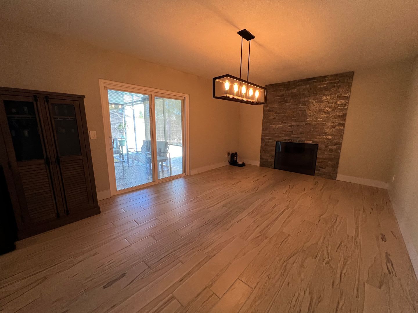 Stunning 3 Bedroom 2 Bath Home With 2 Car Garage And Private Pool – photo 5