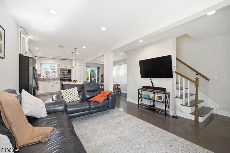 538 W Broad St – photo 4