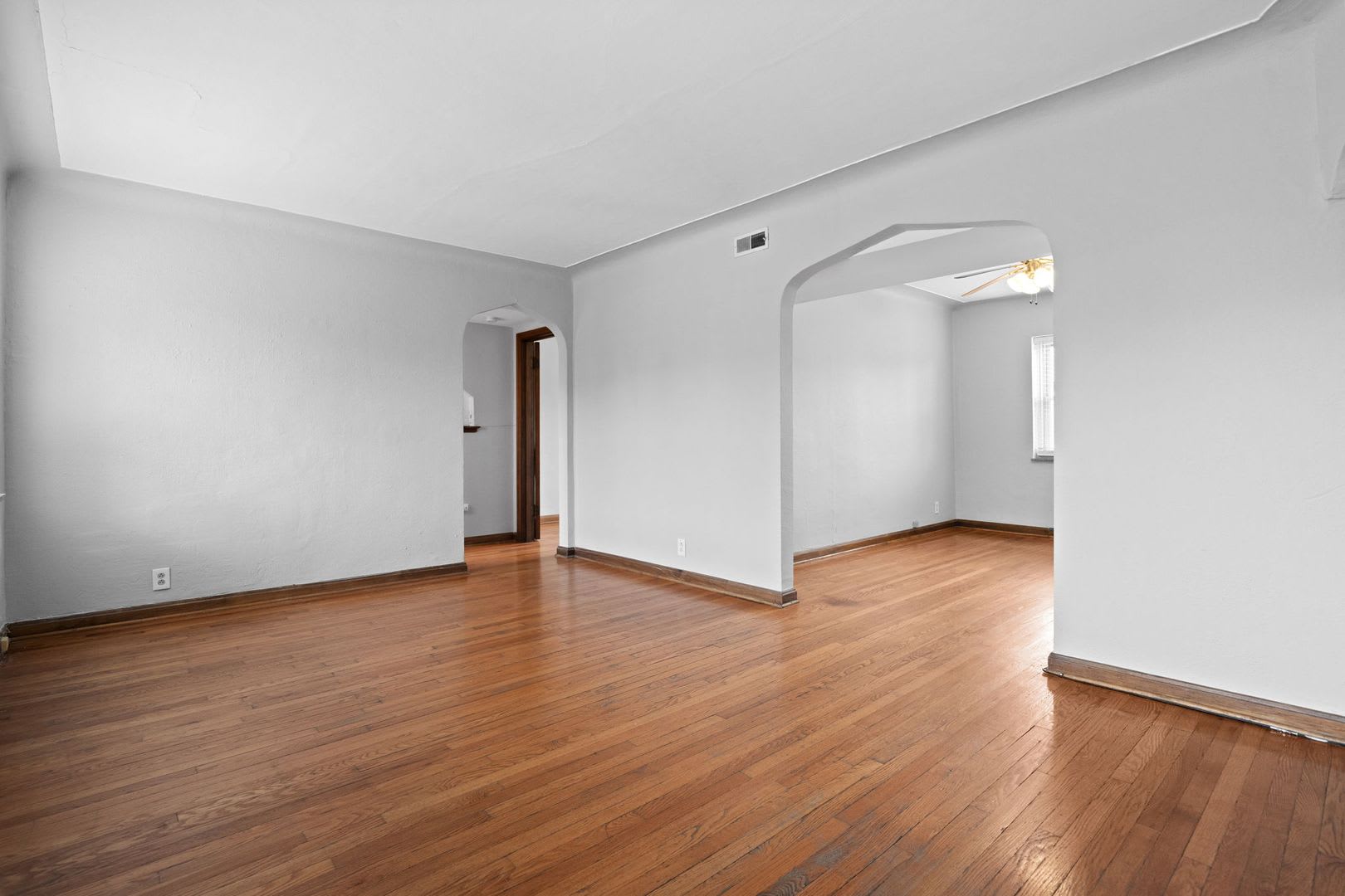 5828 Lindenwood Ave 2W Www Southcityspaces Com – photo 2
