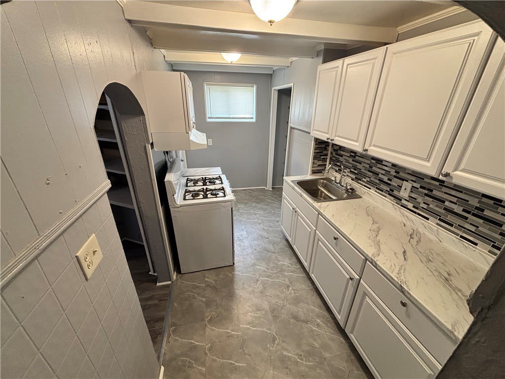 247 Rochelle St – photo 2