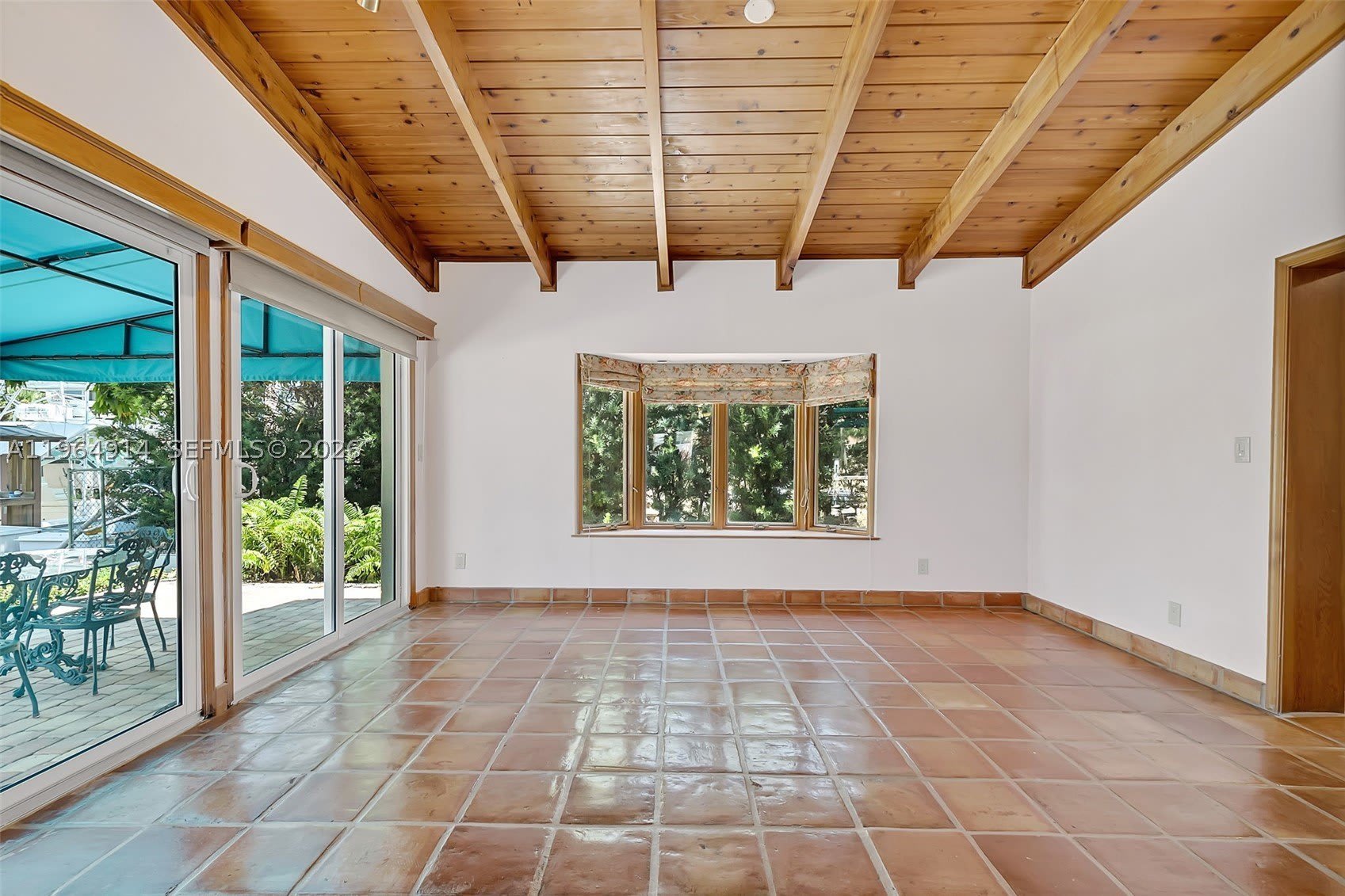 325 Bontona Ave – photo 5