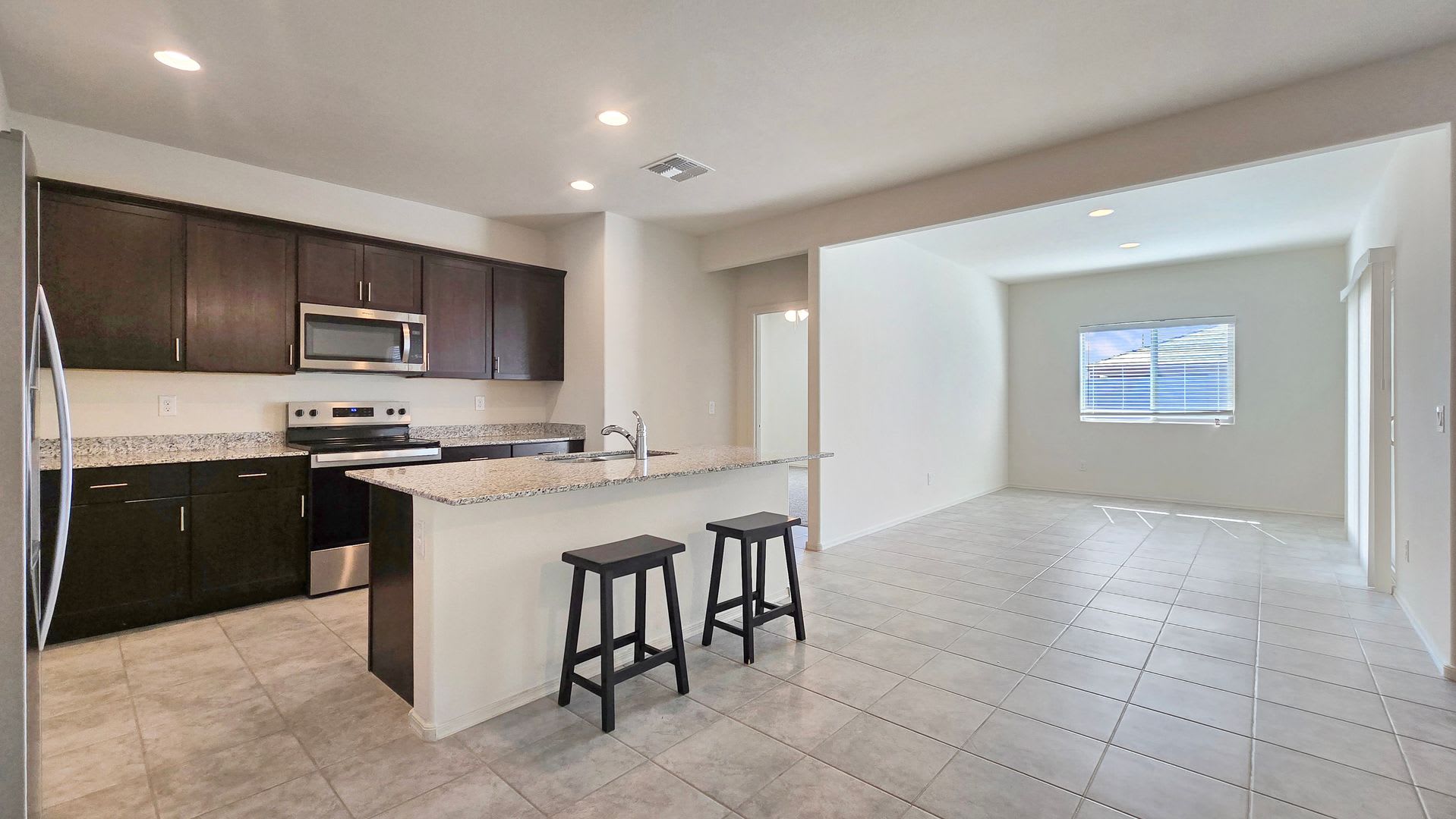 Like new home! Pristine condition! – photo 3