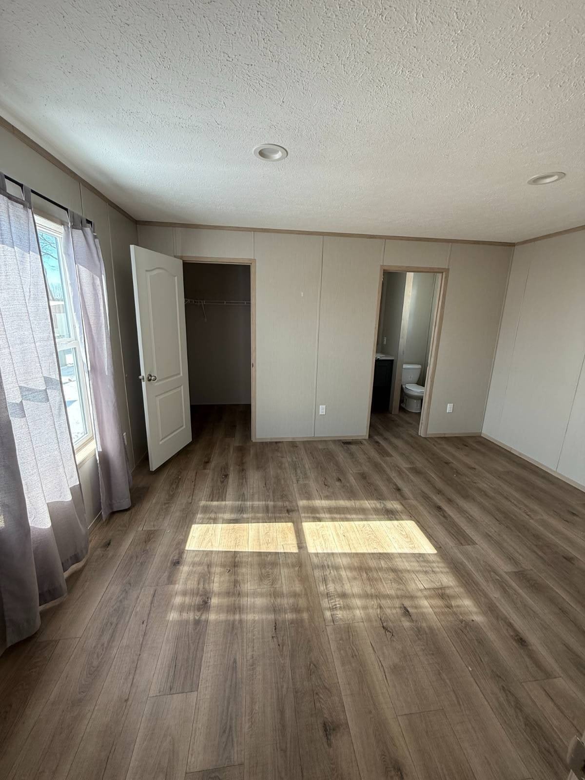 135 E Arlington – photo 4