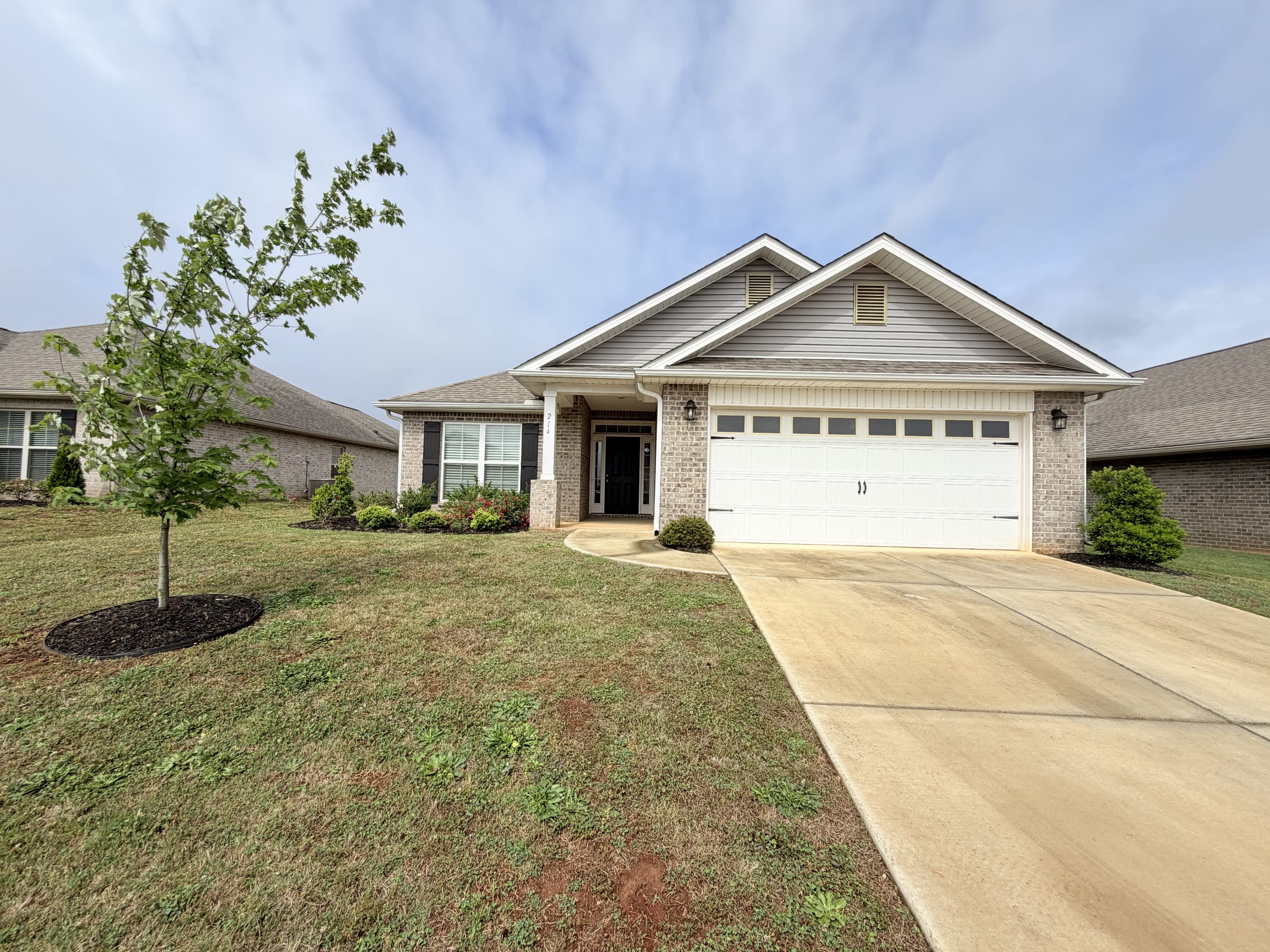 214 Alonzo Toney Drive – photo 1
