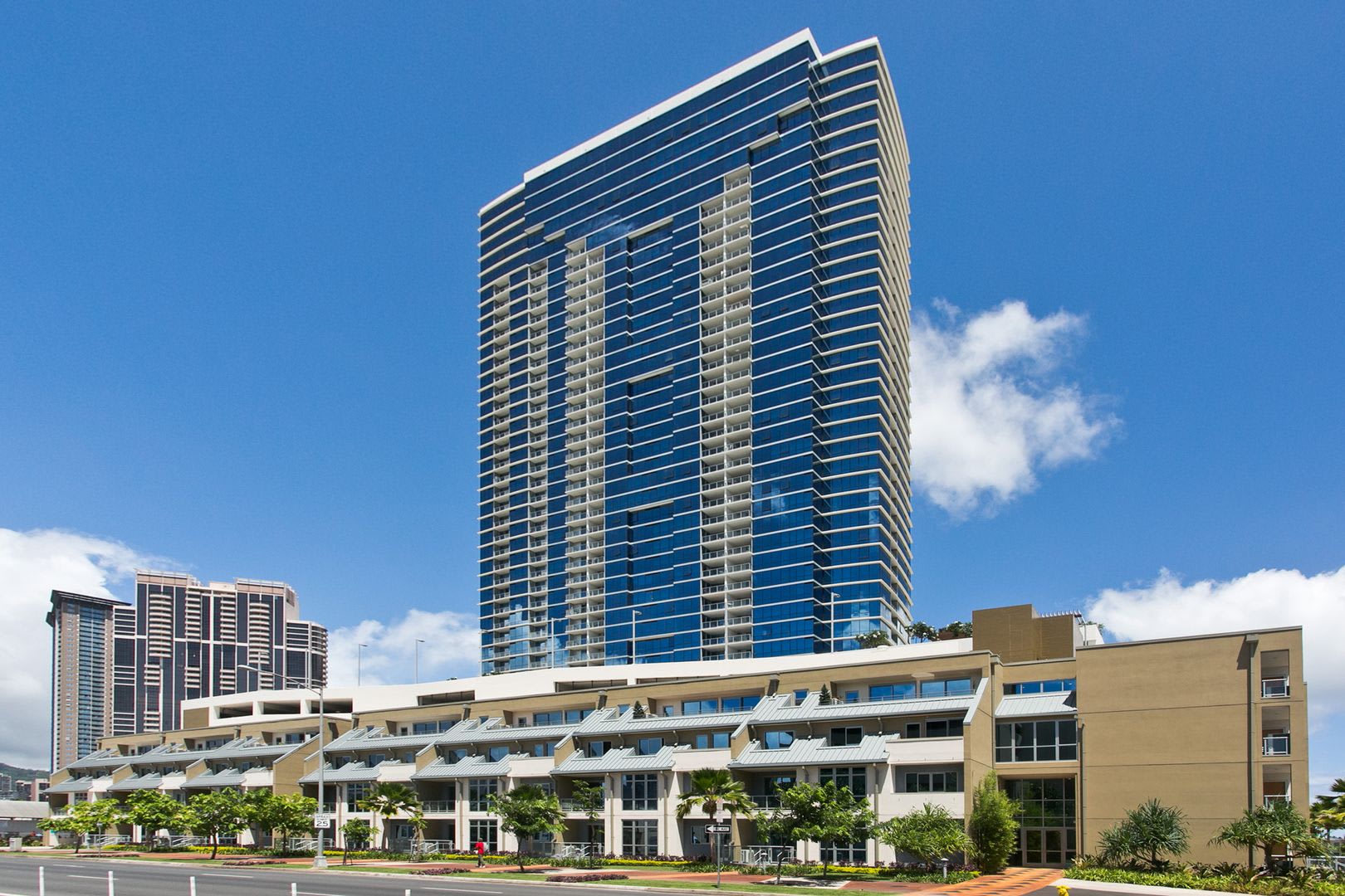 Available September 1st, One Bedroom One Bath Condo in Kakaako – photo 2